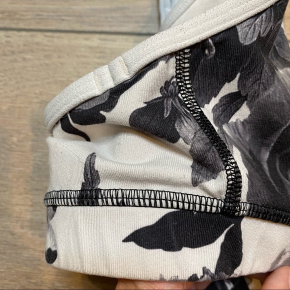 LULULEMON black and white floral Flow Y bra IV 6 - Picture 6 of 11